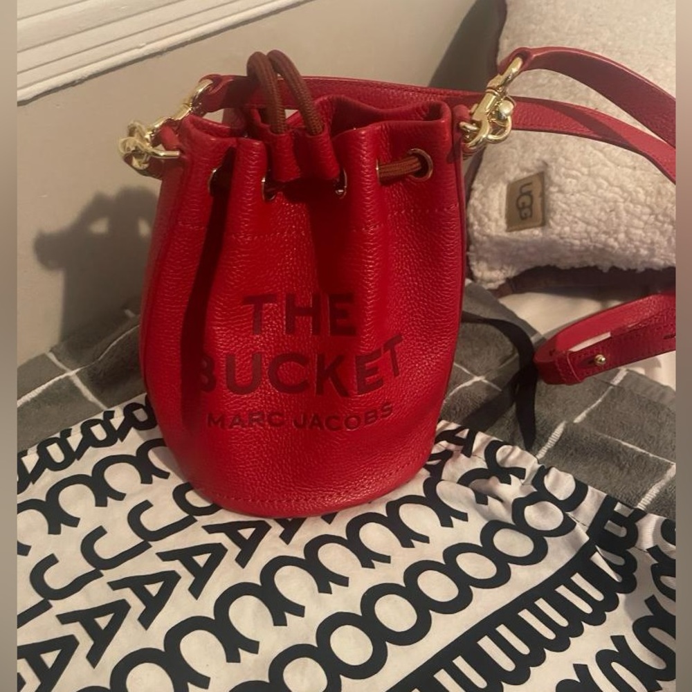 Red Marc Jacob bucket bag new original price 425